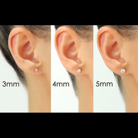 🆕 14K Solid Yellow Gold earrings - Picture 2 of 3